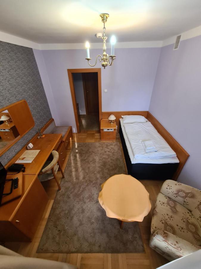 Hotel Rytwiany Palac Экстерьер фото